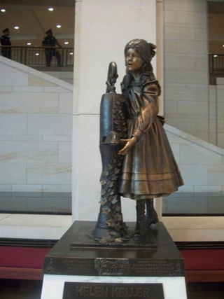 image from upload.wikimedia.org