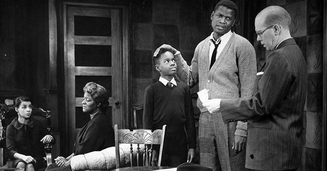 A scene from the 1959 production of “A Raisin in the Sun.” From left: Ruby Dee (Ruth Younger), Lena Younger (Claudia McNeil), Glynn Turman (Travis Younger), Sidney Poitier (Walter Younger), and John Fielder (Karl Lindner).